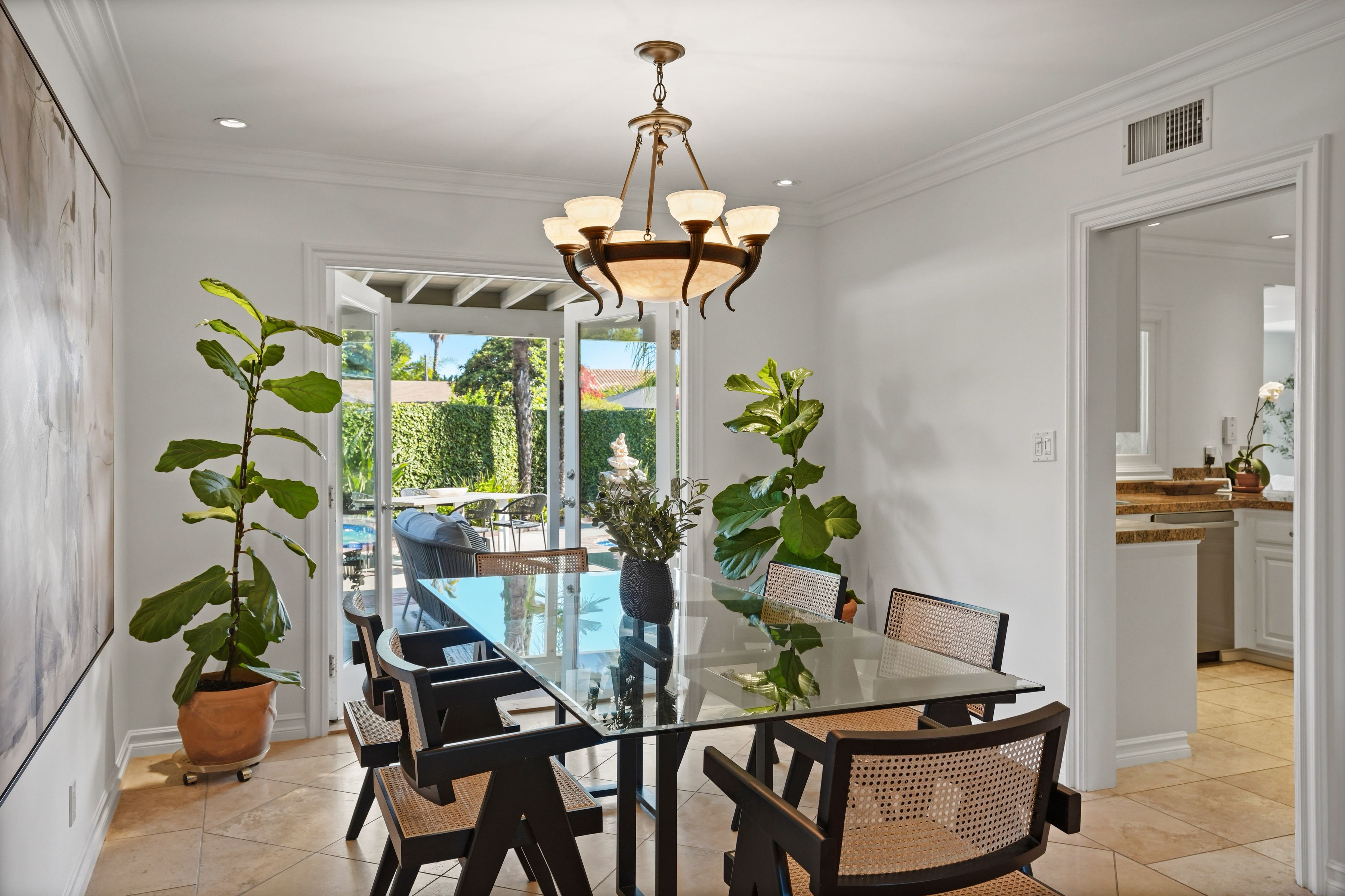 12428 Addison Street - 物件實景