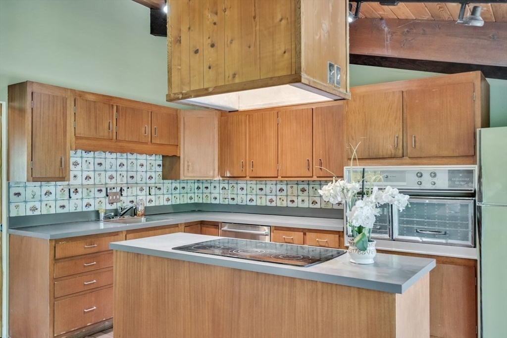 Bedford, Massachusetts, 01730, United States, 5 Bedrooms Bedrooms, ,3 BathroomsBathrooms,Residential,For Sale,1942170