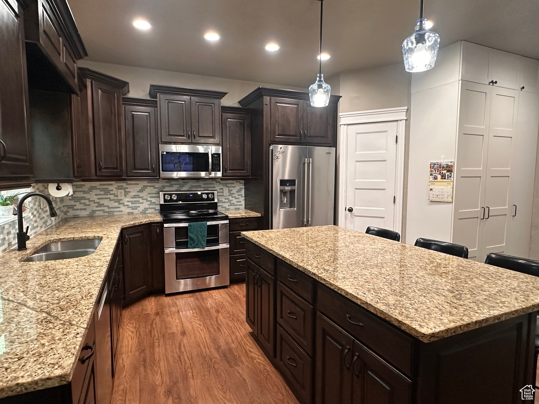 Roosevelt, Utah, 84066, United States, 6 Bedrooms Bedrooms, ,3 BathroomsBathrooms,Residential,For Sale,1976583