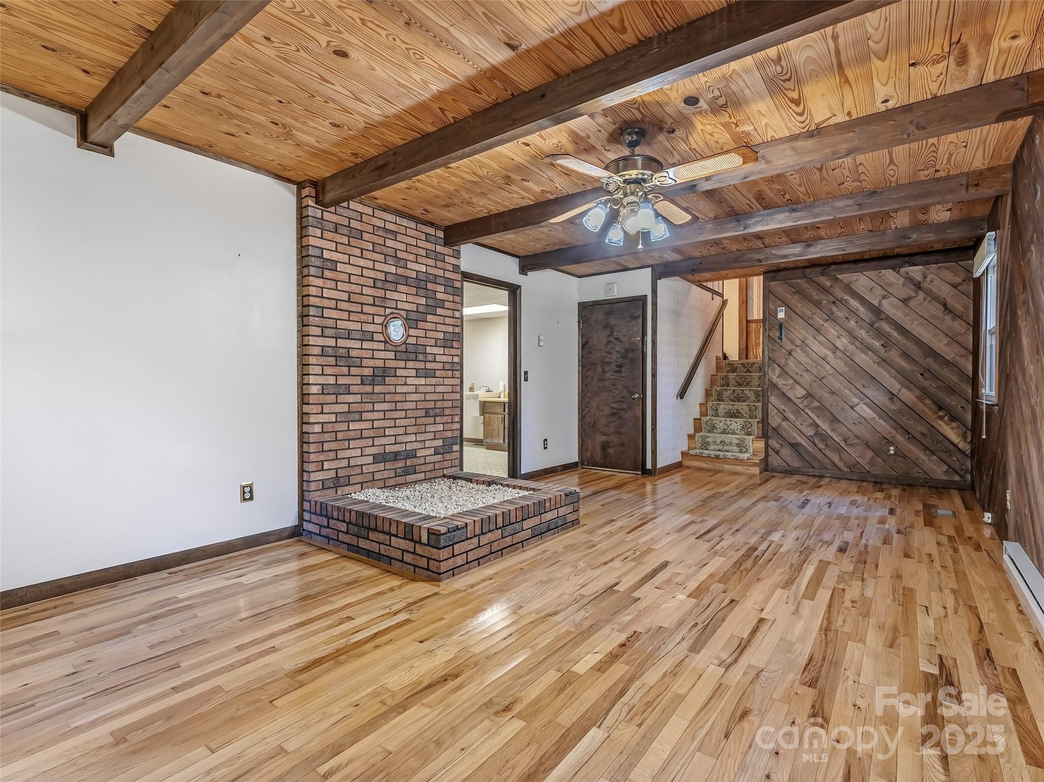 Candler, North Carolina, 28715, United States, 4 Bedrooms Bedrooms, ,3 BathroomsBathrooms,Residential,For Sale,1983385