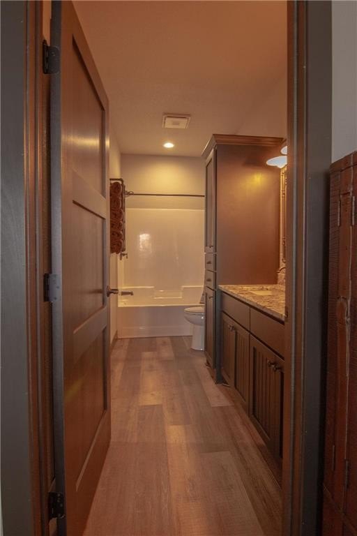 Alexandria, Minnesota, 56308, United States, 4 Bedrooms Bedrooms, ,4 BathroomsBathrooms,Residential,For Sale,2039906