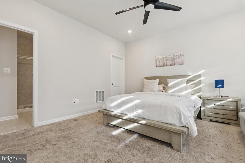 Leesburg, Virginia, 20176, United States, 4 Bedrooms Bedrooms, ,4 BathroomsBathrooms,Residential,For Sale,1983431