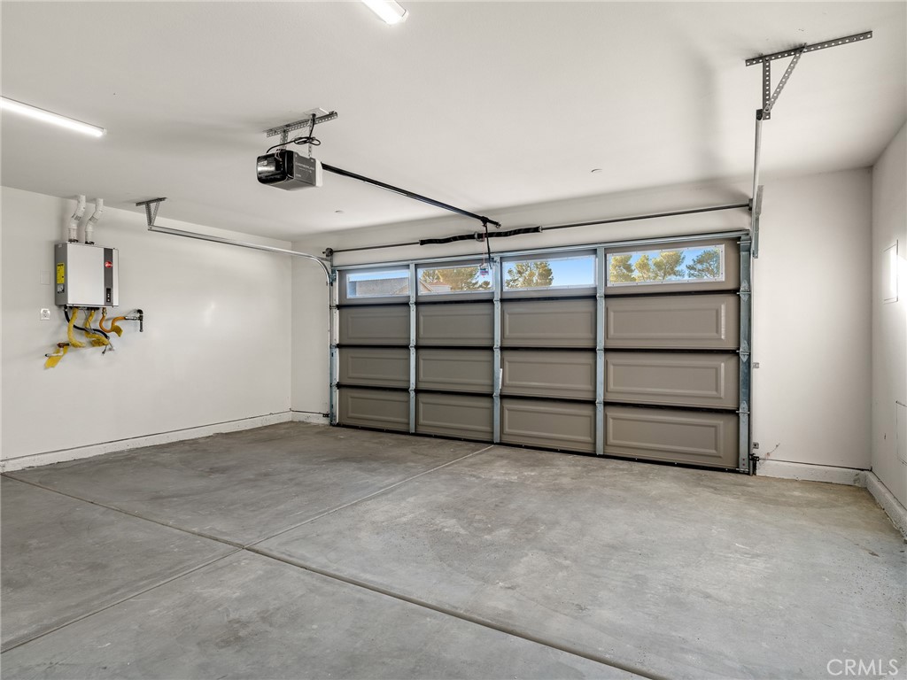 Victorville, California, 92395, United States, 3 Bedrooms Bedrooms, ,2 BathroomsBathrooms,Residential,For Sale,1948419