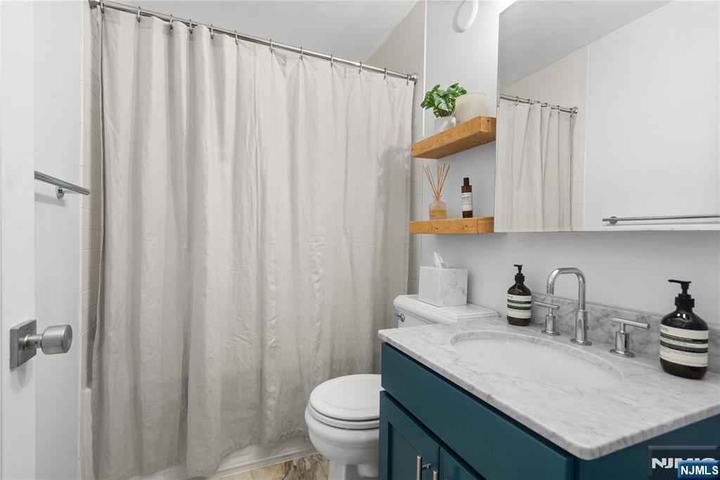 Jersey City, New Jersey, 07302, United States, 1 Bedroom Bedrooms, ,2 BathroomsBathrooms,Residential,For Sale,1950964