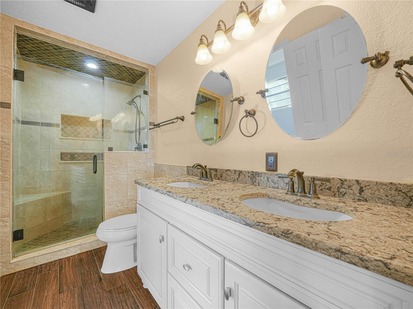 FROSTPROOF, Florida, 33843, United States, 6 Bedrooms Bedrooms, ,3 BathroomsBathrooms,Residential,For Sale,2006124