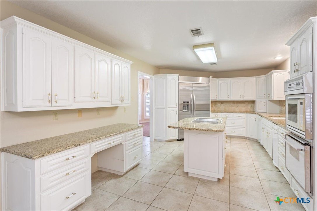 Salado, Texas, 76571, United States, 3 Bedrooms Bedrooms, ,3 BathroomsBathrooms,Residential,For Sale,1976065