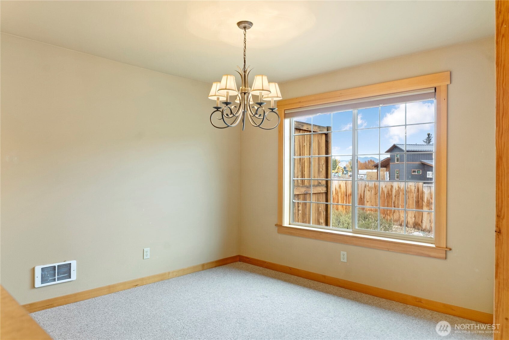 Winthrop, Washington, 98862, United States, 3 Bedrooms Bedrooms, ,3 BathroomsBathrooms,Residential,For Sale,1997412