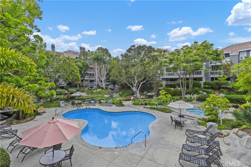 Huntington Beach, California, 92646, United States, 2 Bedrooms Bedrooms, ,2 BathroomsBathrooms,Residential,For Sale,1939014