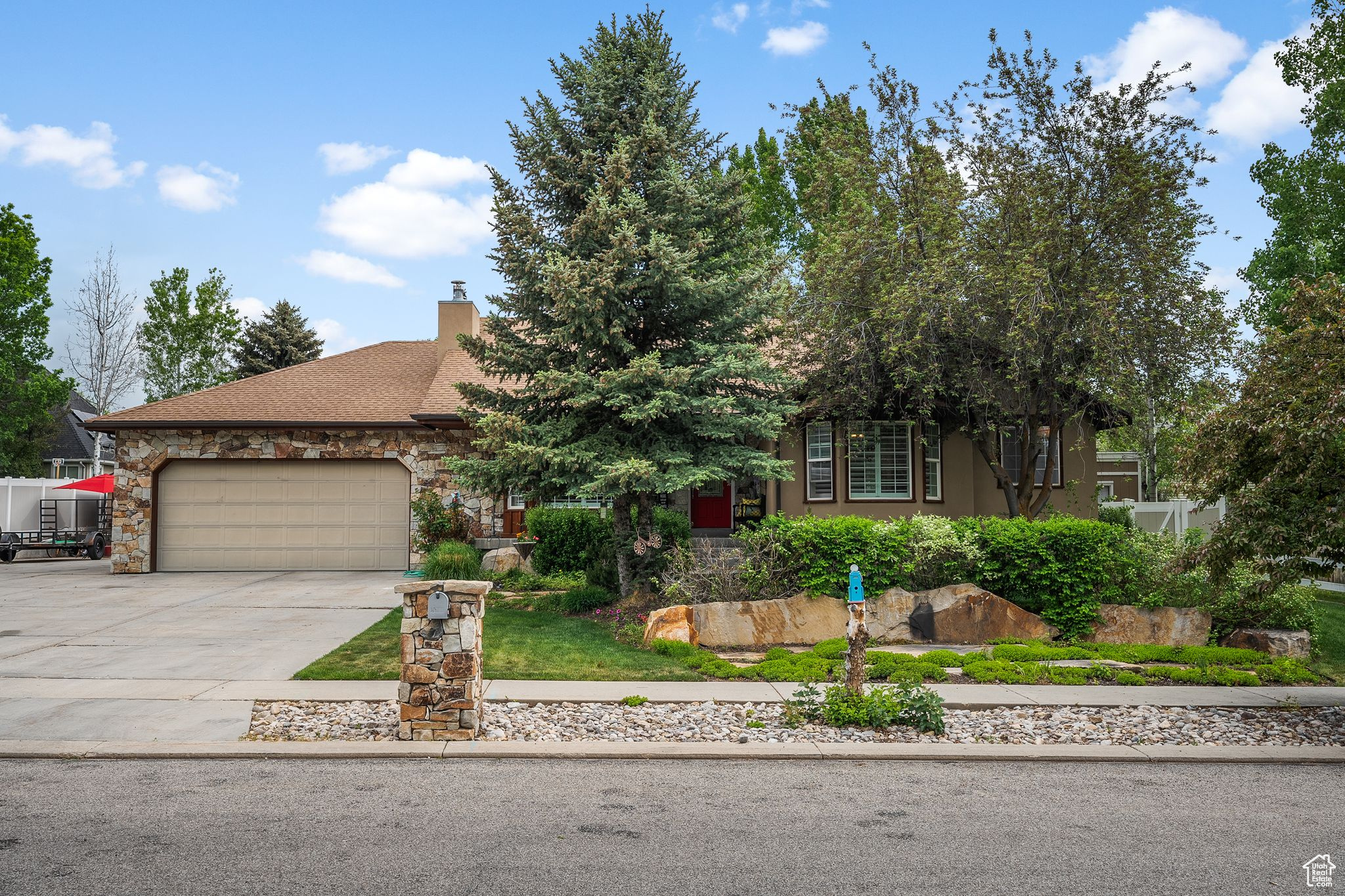 Heber City, Utah, 84032, United States, 5 Bedrooms Bedrooms, ,3 BathroomsBathrooms,Residential,For Sale,1836891
