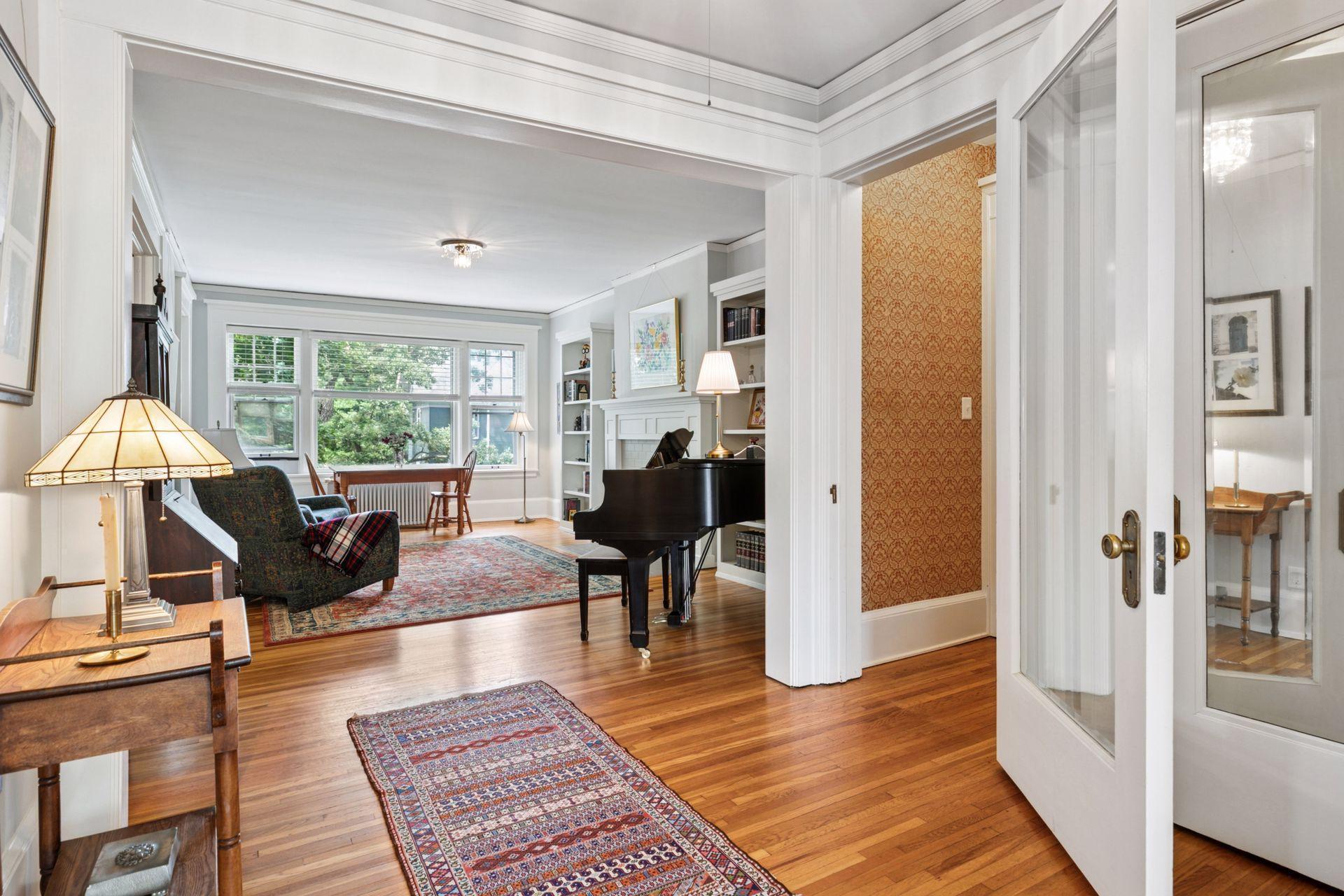 Saint Paul, Minnesota, 55102, United States, 3 Bedrooms Bedrooms, ,1 BathroomBathrooms,Residential,For Sale,1940407