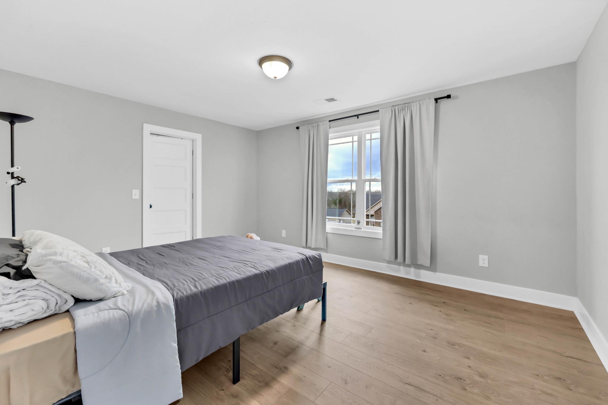 Clarksville, Tennessee, 37040, United States, 4 Bedrooms Bedrooms, ,3 BathroomsBathrooms,Residential,For Sale,2005319