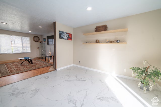 Sandy, Utah, 84093, United States, 4 Bedrooms Bedrooms, ,1 BathroomBathrooms,Residential,For Sale,1975577