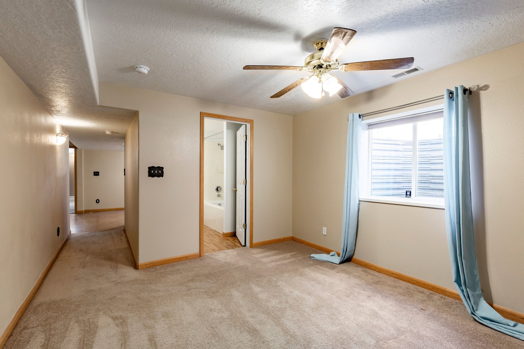  Beautiful Home with Mother-In-Law Apartment and Gorgeous Mountain Views - 物件實景