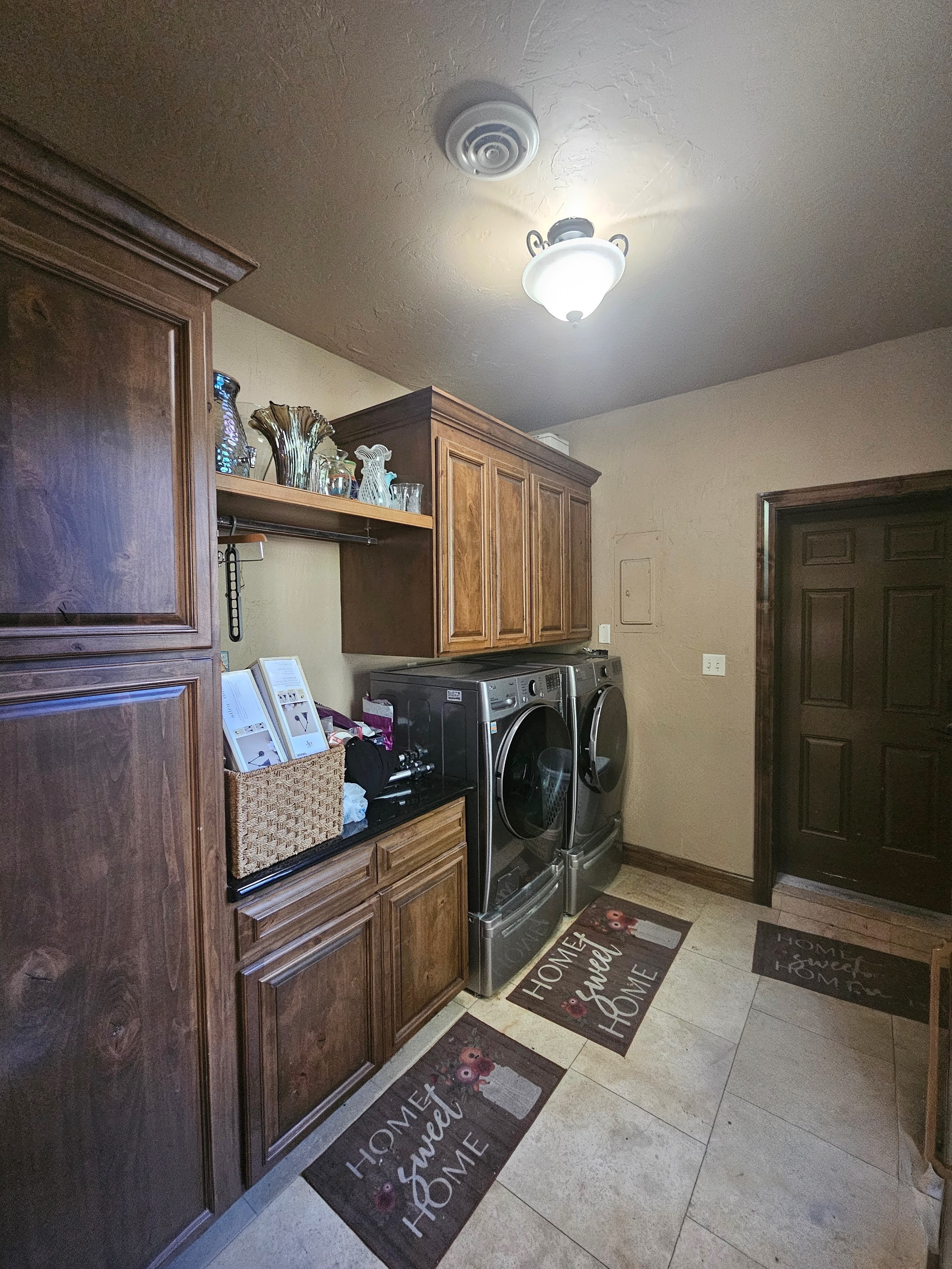 Carlsbad, New Mexico, 88220, United States, 5 Bedrooms Bedrooms, ,5 BathroomsBathrooms,Residential,For Sale,1984272