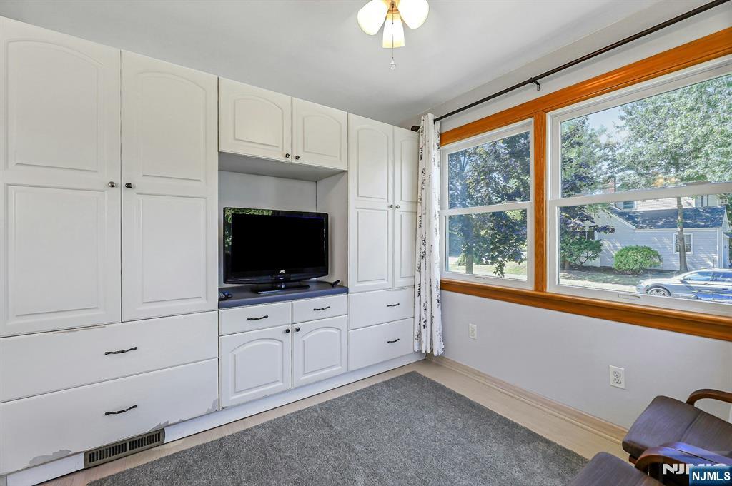 Fair Lawn, New Jersey, 07410, United States, 4 Bedrooms Bedrooms, ,2 BathroomsBathrooms,Residential,For Sale,1940655