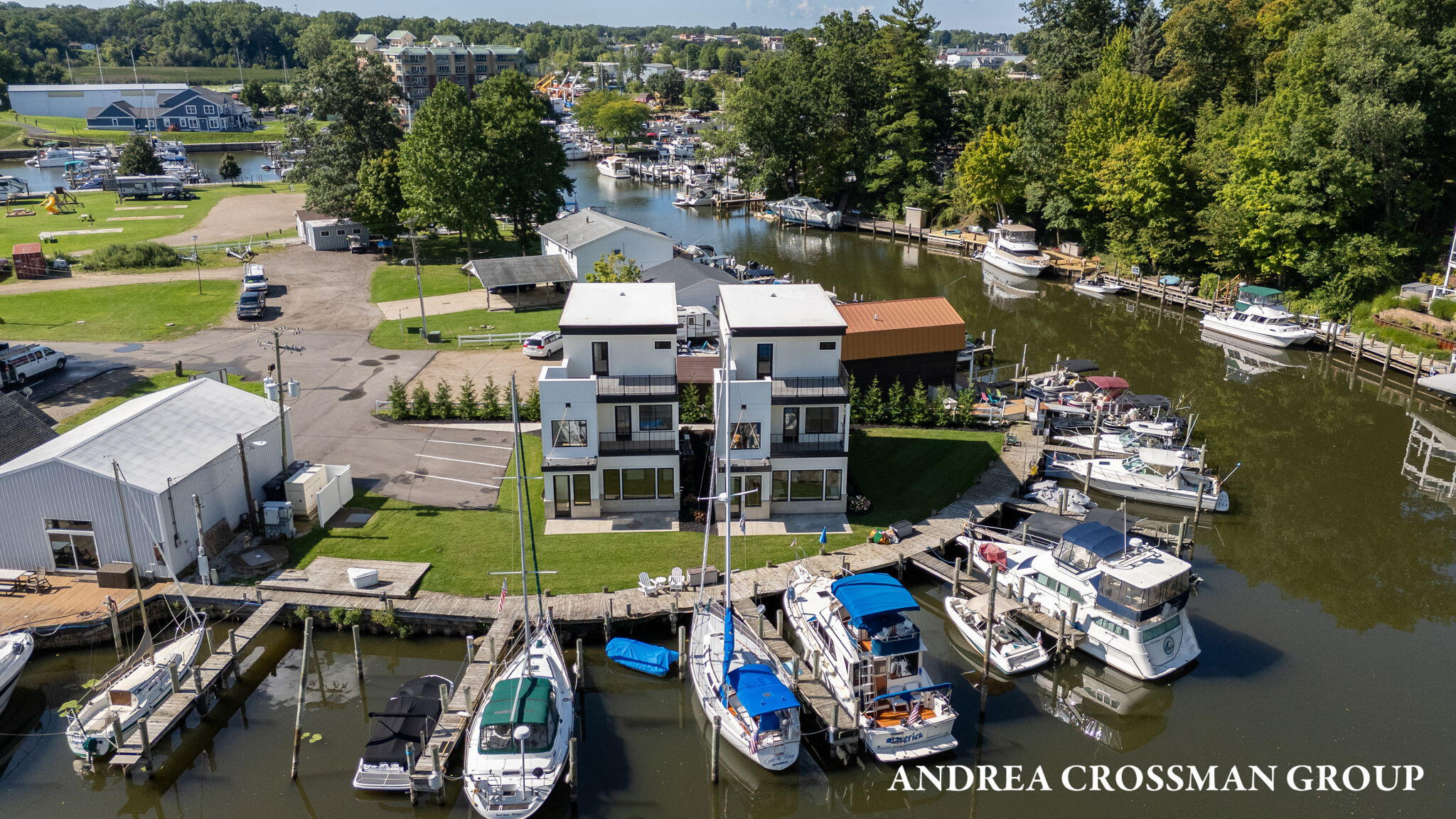South Haven, Michigan, 49090, United States, 3 Bedrooms Bedrooms, ,3 BathroomsBathrooms,Residential,For Sale,1987512