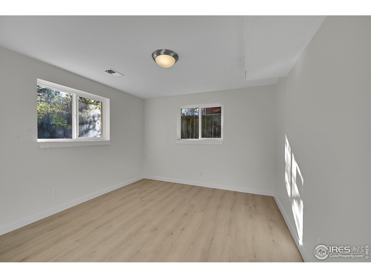 Boulder, Colorado, 80305, United States, 4 Bedrooms Bedrooms, ,2 BathroomsBathrooms,Residential,For Sale,1989611