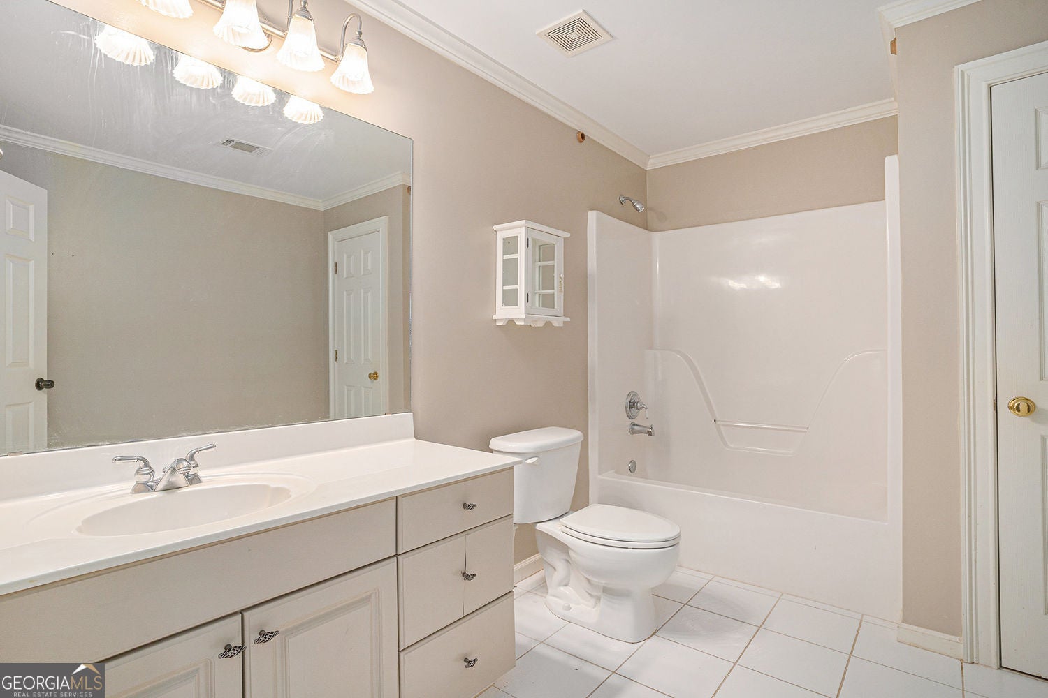 Covington, Georgia, 30014, United States, 5 Bedrooms Bedrooms, ,5 BathroomsBathrooms,Residential,For Sale,1953345