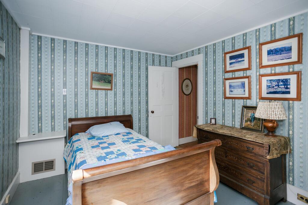 Farmington, Maine, 04938, United States, 5 Bedrooms Bedrooms, ,3 BathroomsBathrooms,Residential,For Sale,1960728