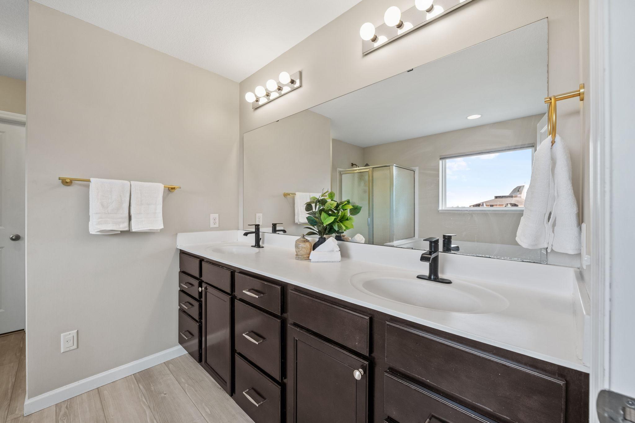 Lakeville, Minnesota, 55044, United States, 4 Bedrooms Bedrooms, ,3 BathroomsBathrooms,Residential,For Sale,1992013