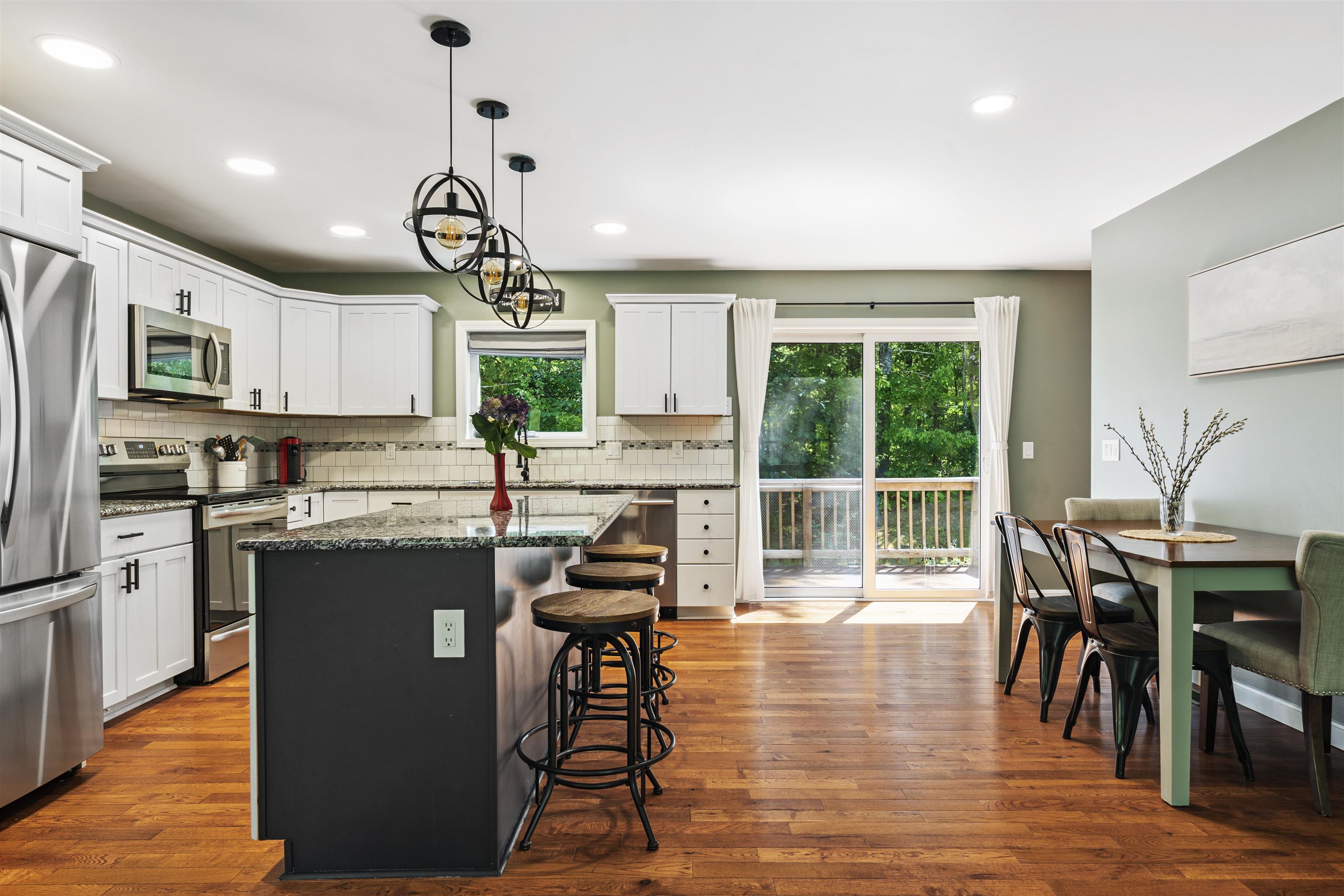 Holderness, New Hampshire, 03245, United States, 3 Bedrooms Bedrooms, ,2 BathroomsBathrooms,Residential,For Sale,1918284