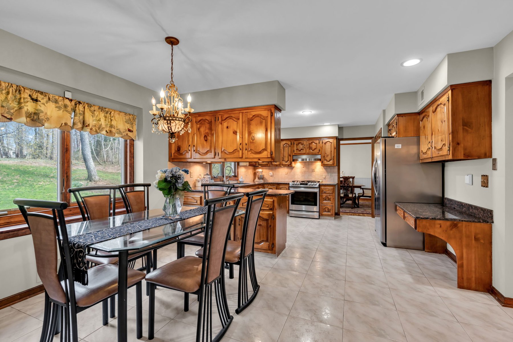  Spacious Middletown Colonial with Updates - 物件實景