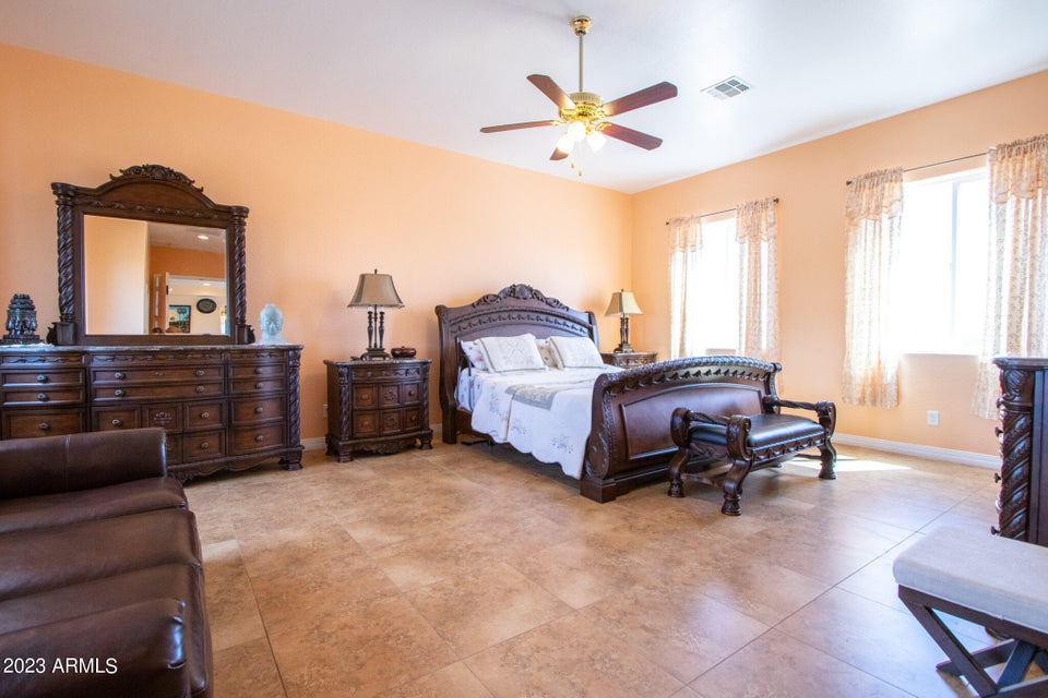 Witmann, Arizona, 85361, United States, 6 Bedrooms Bedrooms, ,3 BathroomsBathrooms,Residential,For Sale,1977429