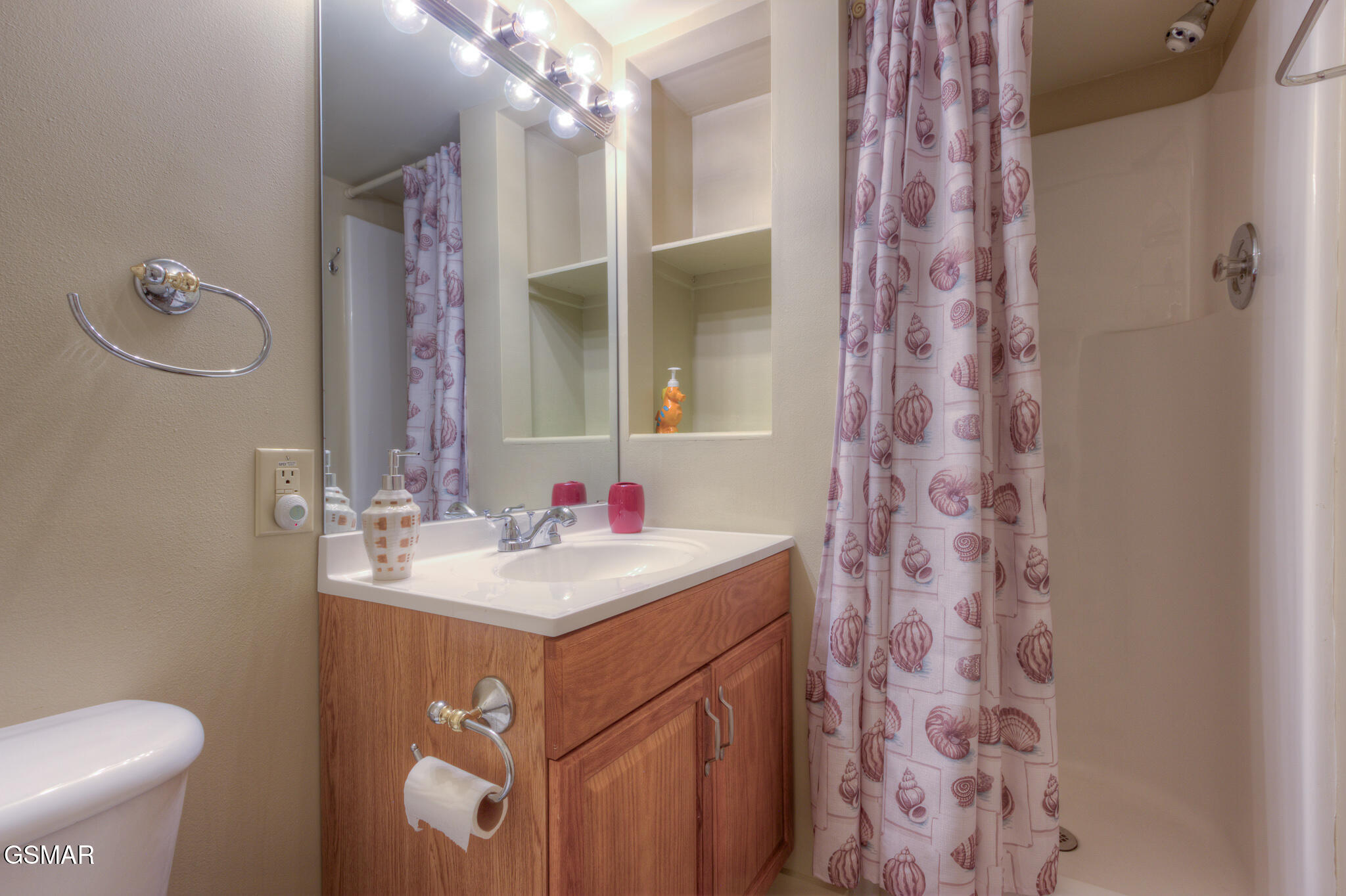 Gatlinburg, Tennessee, 37738, United States, 3 Bedrooms Bedrooms, ,4 BathroomsBathrooms,Residential,For Sale,1979752