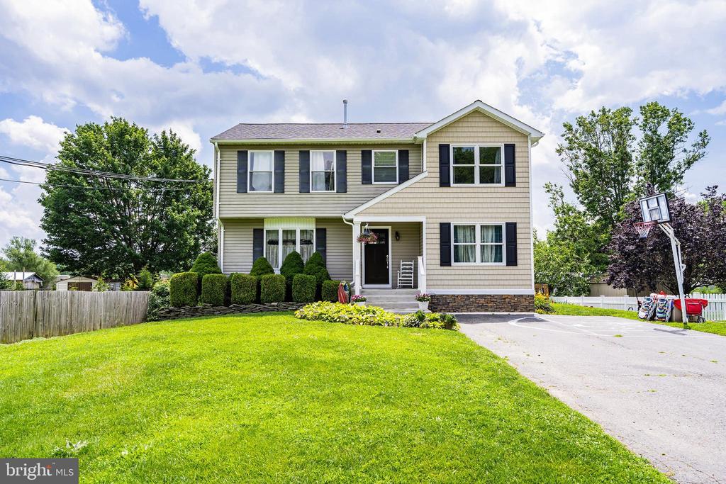 New Egypt, New Jersey, 08533, United States, 4 Bedrooms Bedrooms, ,3 BathroomsBathrooms,Residential,For Sale,1928612