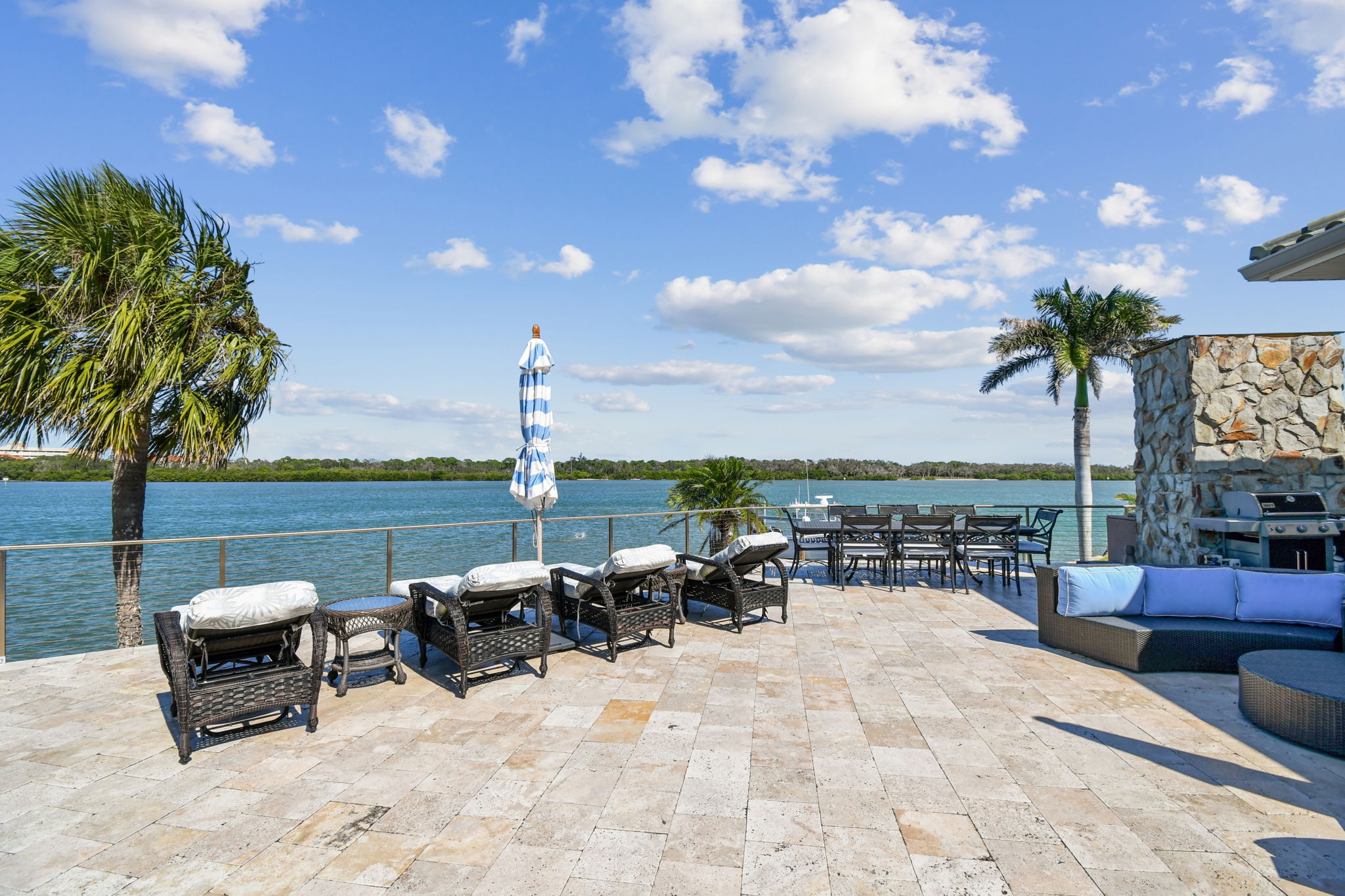 Madeira Beach, Florida, 33708, United States, 6 Bedrooms Bedrooms, ,6 BathroomsBathrooms,Residential,For Sale,1975666