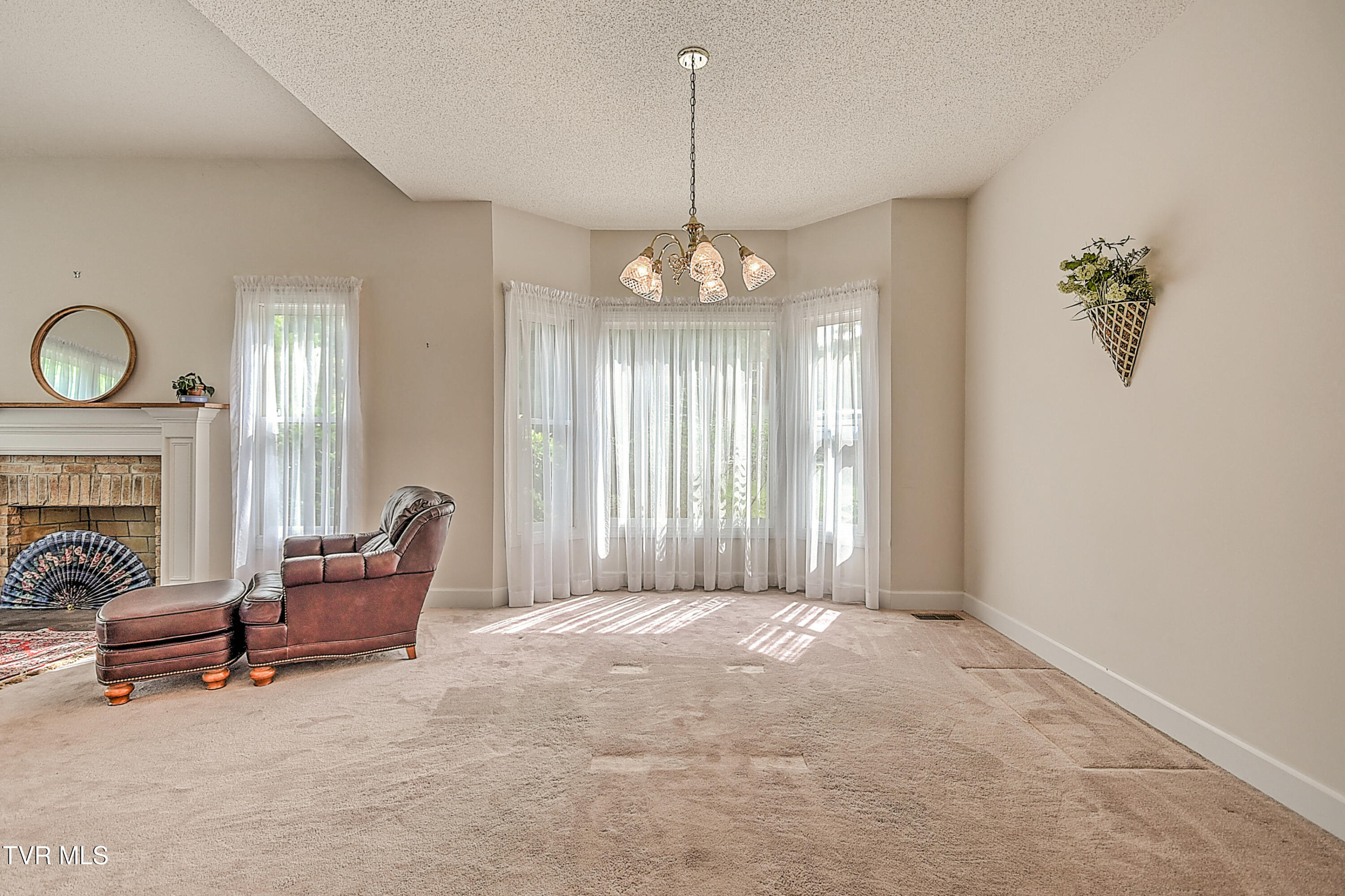 Johnson City, Tennessee, 37604, United States, 4 Bedrooms Bedrooms, ,3 BathroomsBathrooms,Residential,For Sale,1870775