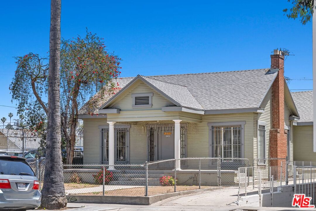 Los Angeles, California, 90004, United States, 3 Bedrooms Bedrooms, ,1 BathroomBathrooms,Residential,For Sale,1896510