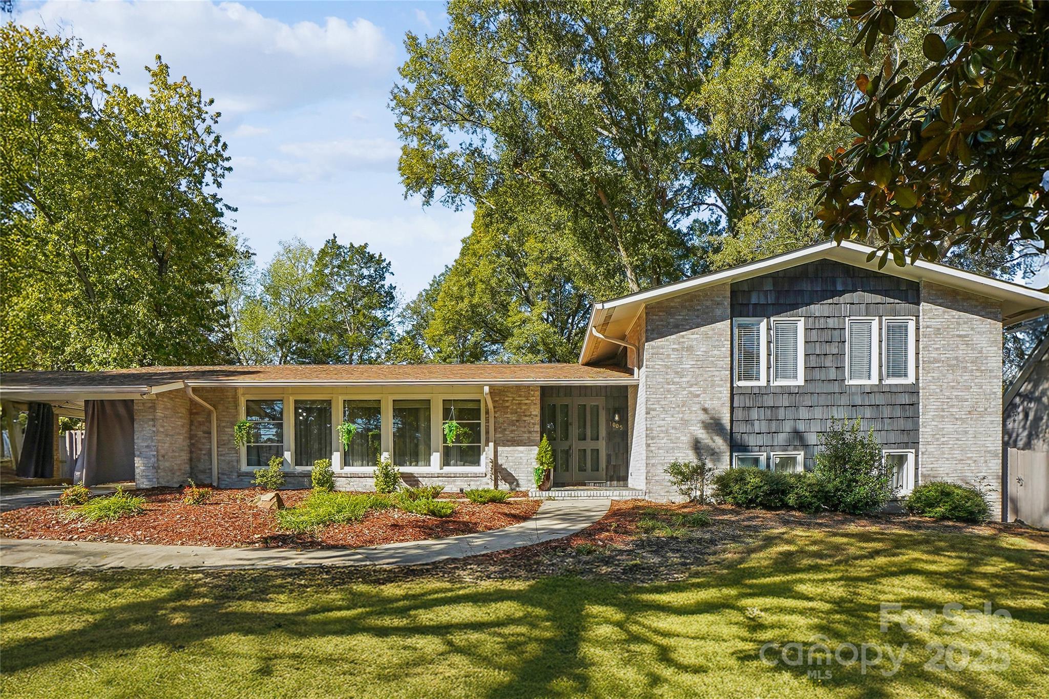 Salisbury, North Carolina, 28144, United States, 5 Bedrooms Bedrooms, ,3 BathroomsBathrooms,Residential,For Sale,1955338