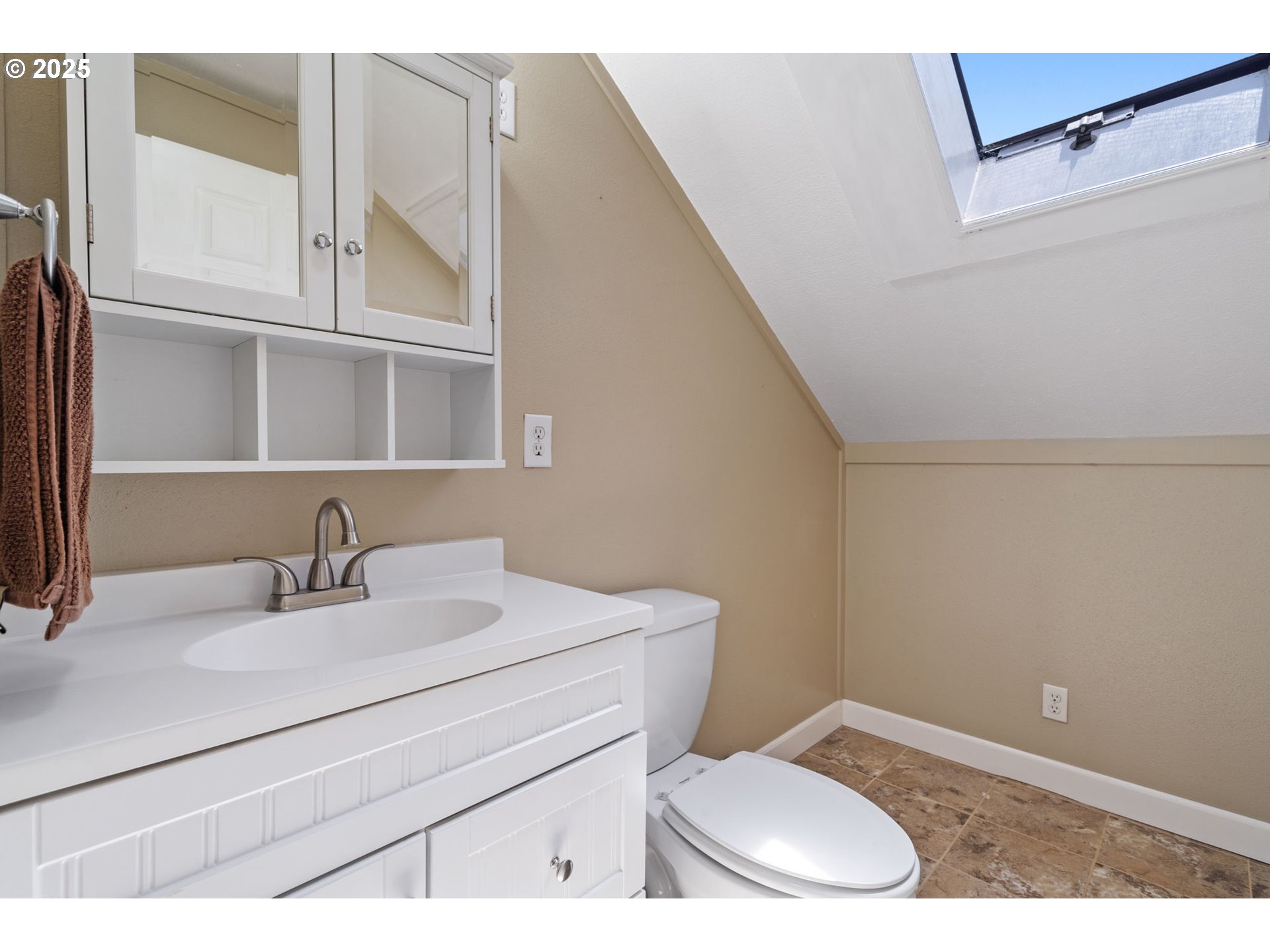 Vancouver, Washington, 98682, United States, 4 Bedrooms Bedrooms, ,2 BathroomsBathrooms,Residential,For Sale,1987487