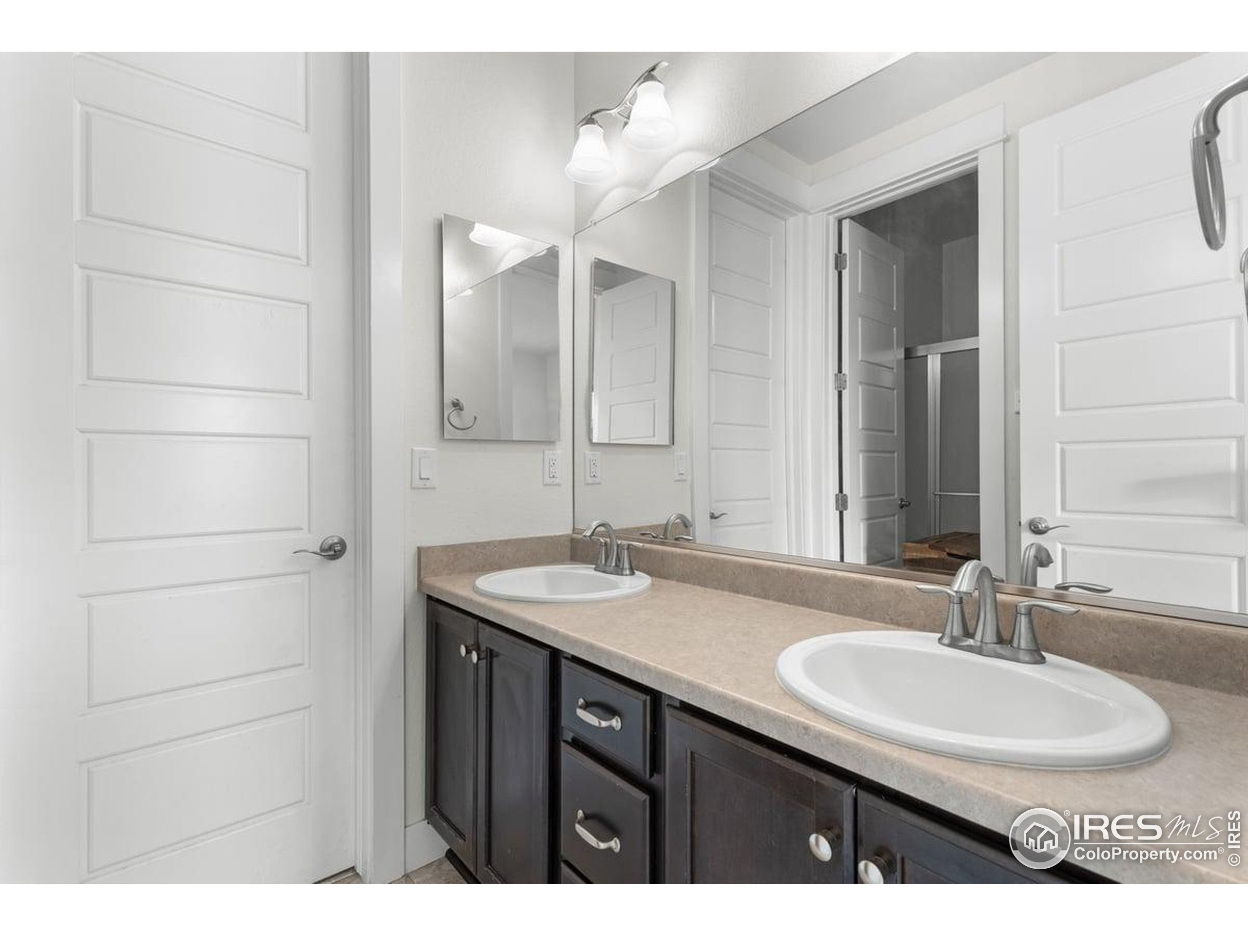 Windsor, Colorado, 80550, United States, 6 Bedrooms Bedrooms, ,4 BathroomsBathrooms,Residential,For Sale,1996243