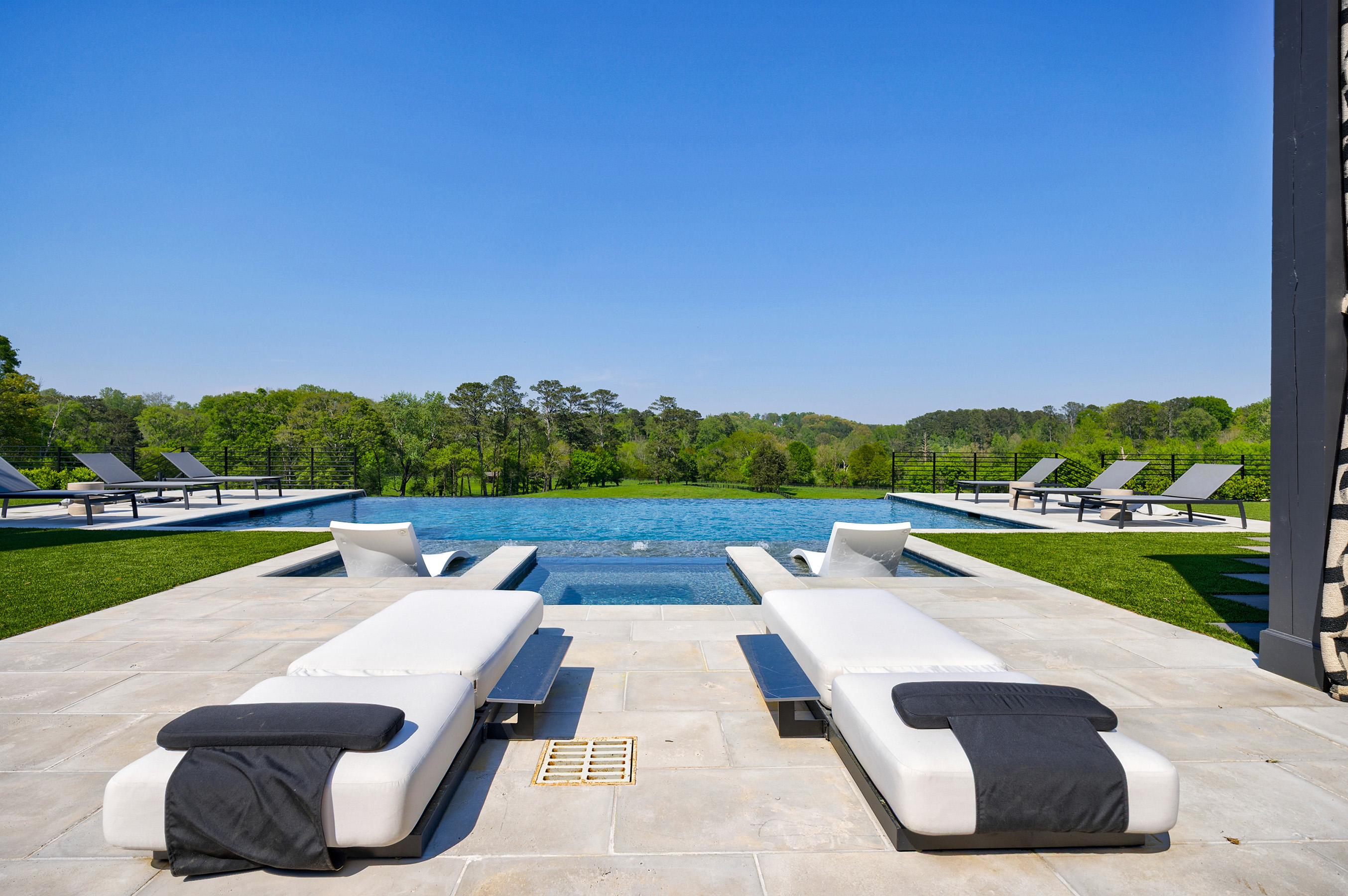  Stunning Milton Estate with Barn and Greenhouse on 50+/- Private Acres - 物件實景