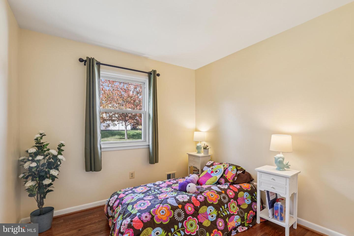 Rockville, Maryland, 20851, United States, 4 Bedrooms Bedrooms, ,2 BathroomsBathrooms,Residential,For Sale,1987492