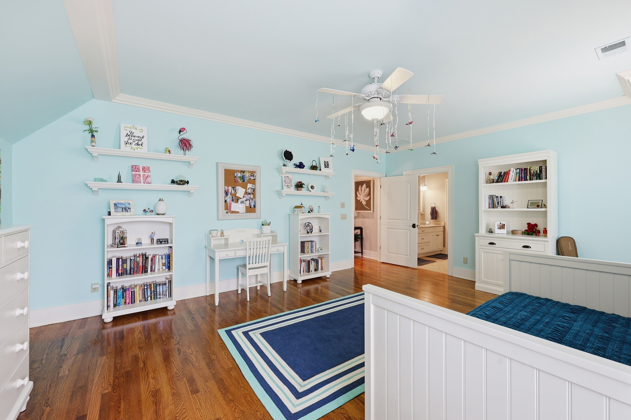  4848 Chelmsbury Lane - 物件實景