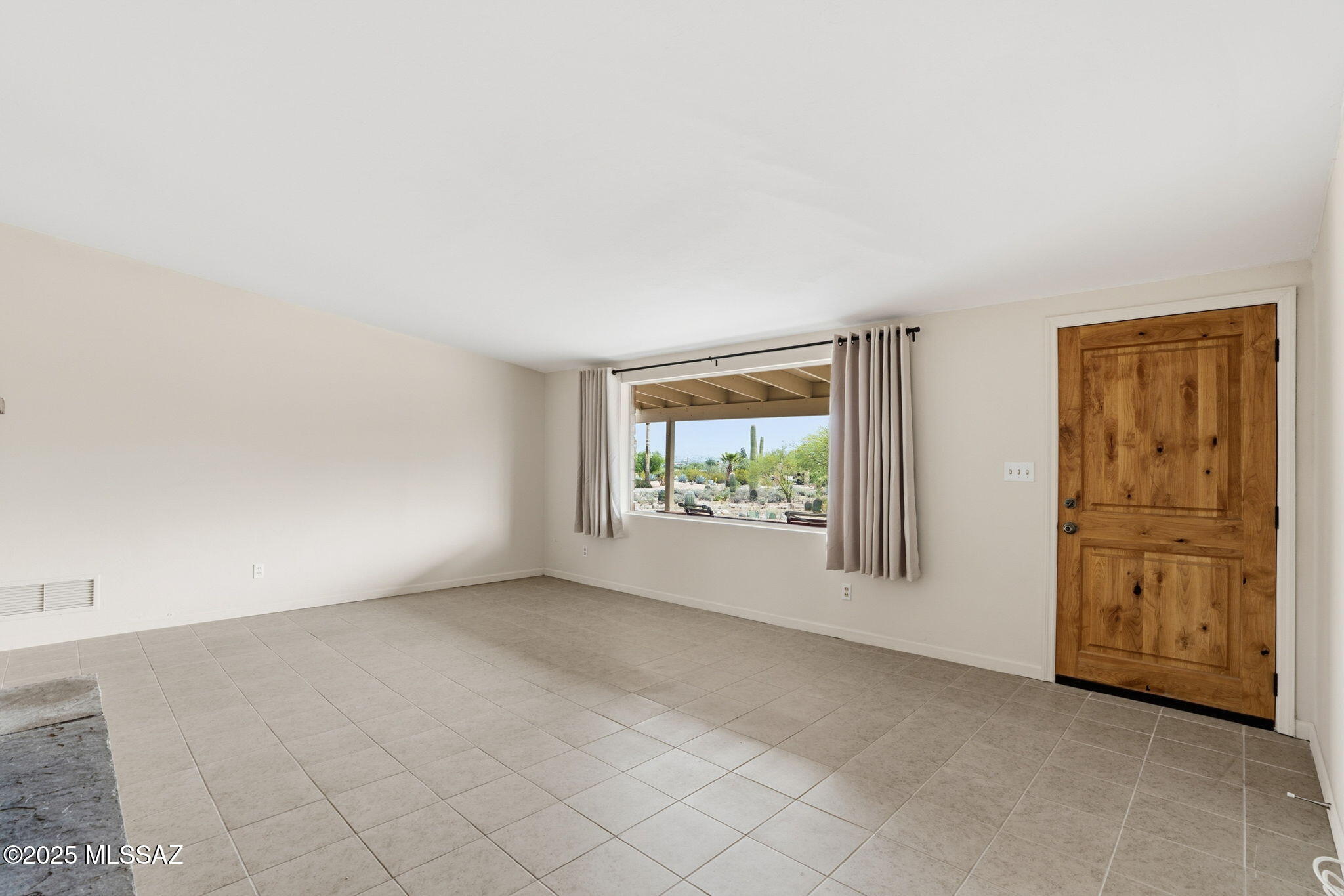 Tucson, Arizona, 85745, United States, 3 Bedrooms Bedrooms, ,3 BathroomsBathrooms,Residential,For Sale,1997512