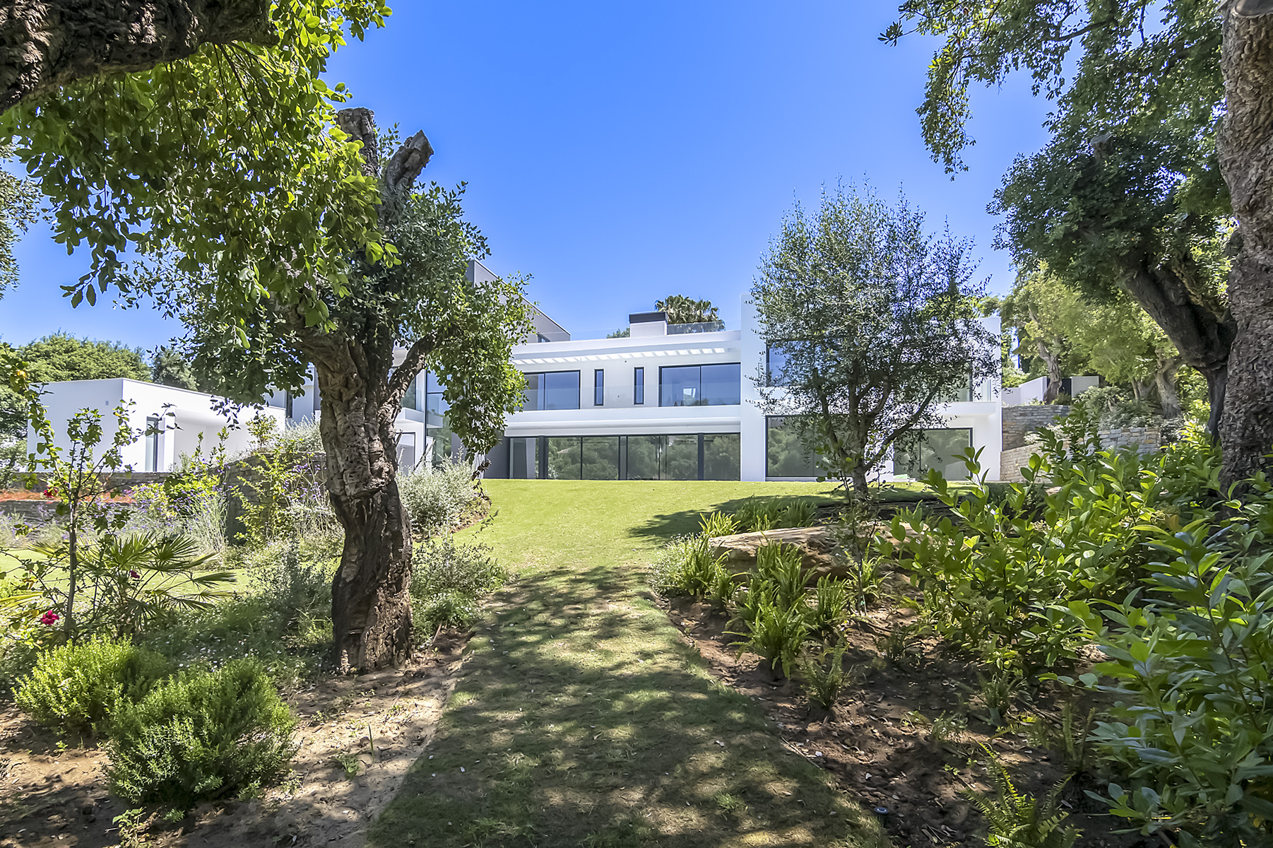  Contemporary Villa with tennis court - 物件實景