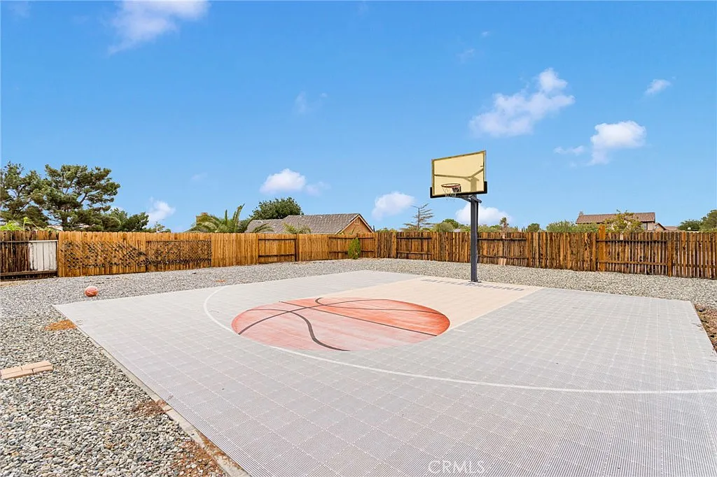 Apple Valley, California, 92308, United States, 4 Bedrooms Bedrooms, ,2 BathroomsBathrooms,Residential,For Sale,1974714