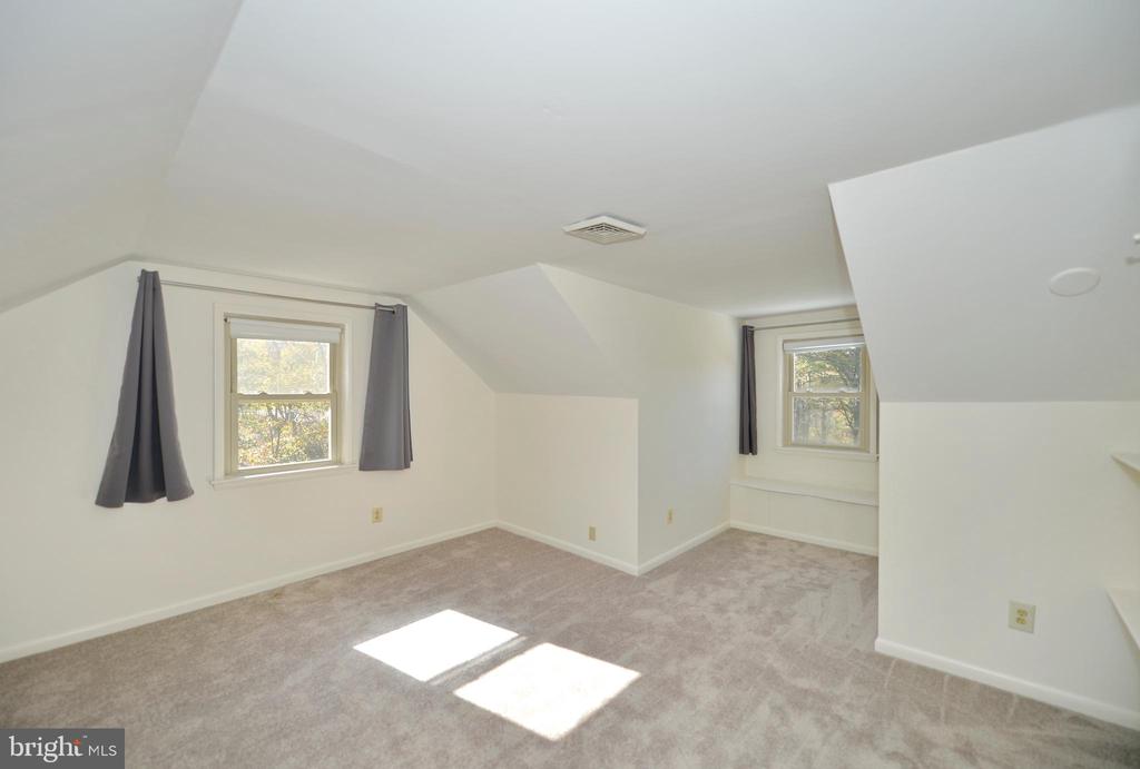 Bloomery, West Virginia, 26817, United States, 3 Bedrooms Bedrooms, ,2 BathroomsBathrooms,Residential,For Sale,1980909