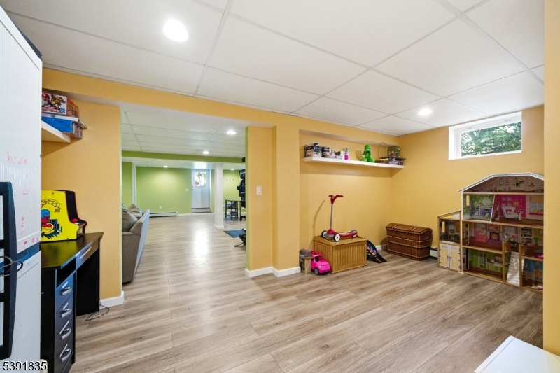 Lincoln Park Boro, New Jersey, 07035, United States, 4 Bedrooms Bedrooms, ,3 BathroomsBathrooms,Residential,For Sale,1991719