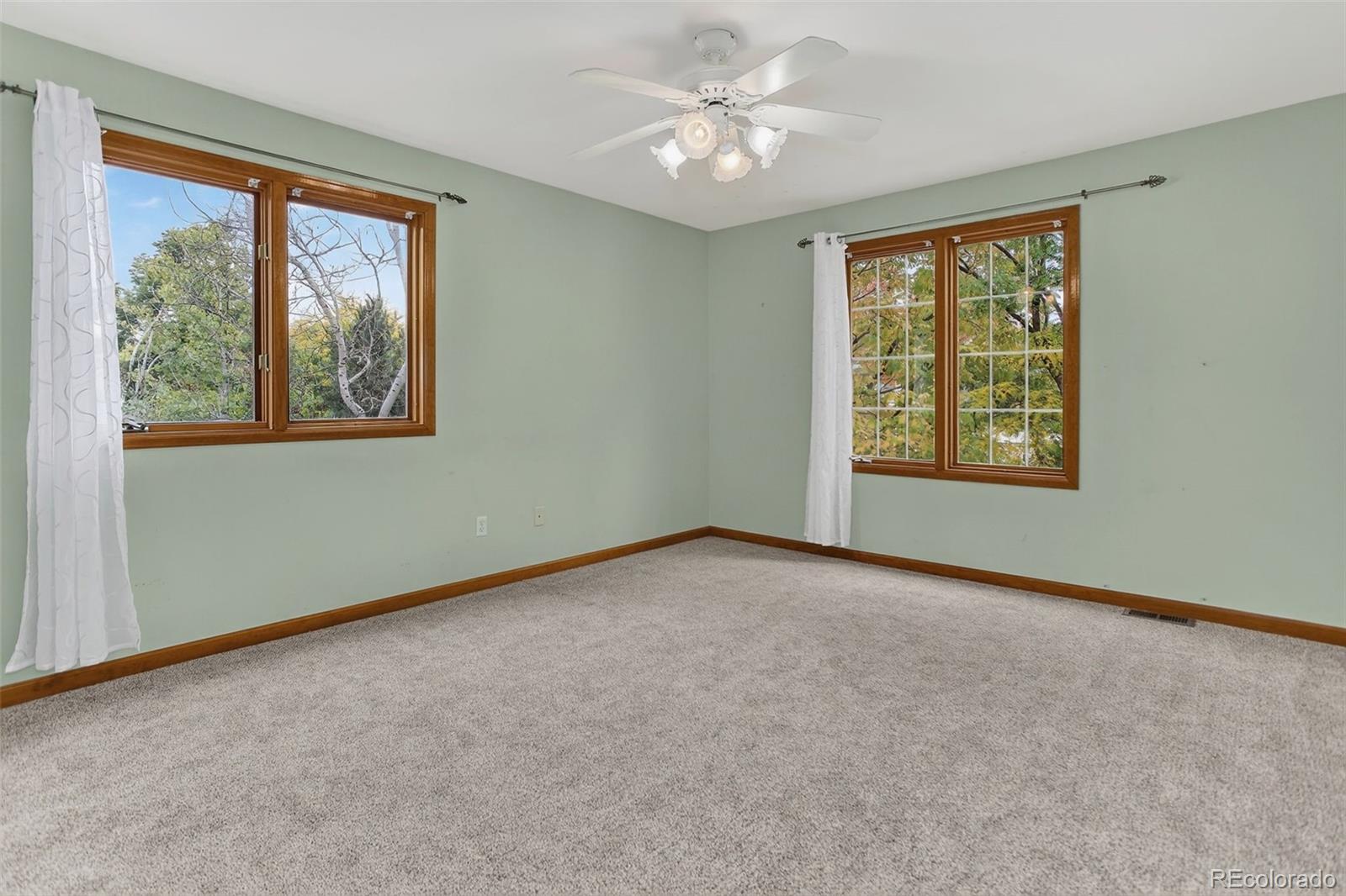 Littleton, Colorado, 80127, United States, 4 Bedrooms Bedrooms, ,3 BathroomsBathrooms,Residential,For Sale,1992155