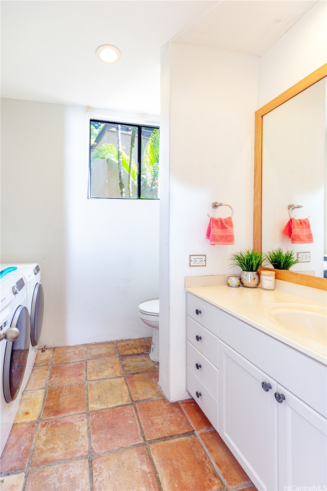 Kaneohe, Hawaii, 96744, United States, 2 Bedrooms Bedrooms, ,3 BathroomsBathrooms,Residential,For Sale,1988313