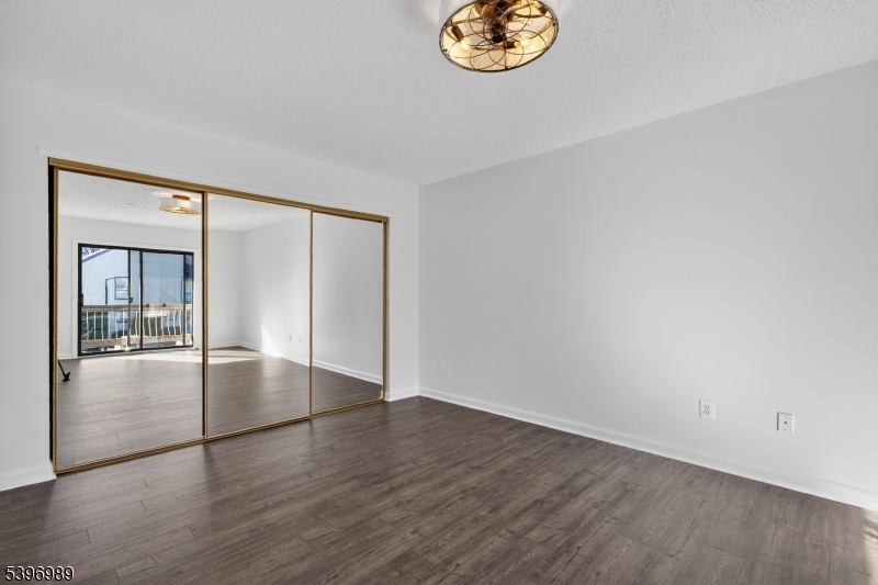 Franklin Twp., New Jersey, 08873, United States, 2 Bedrooms Bedrooms, ,3 BathroomsBathrooms,Residential,For Sale,1993021