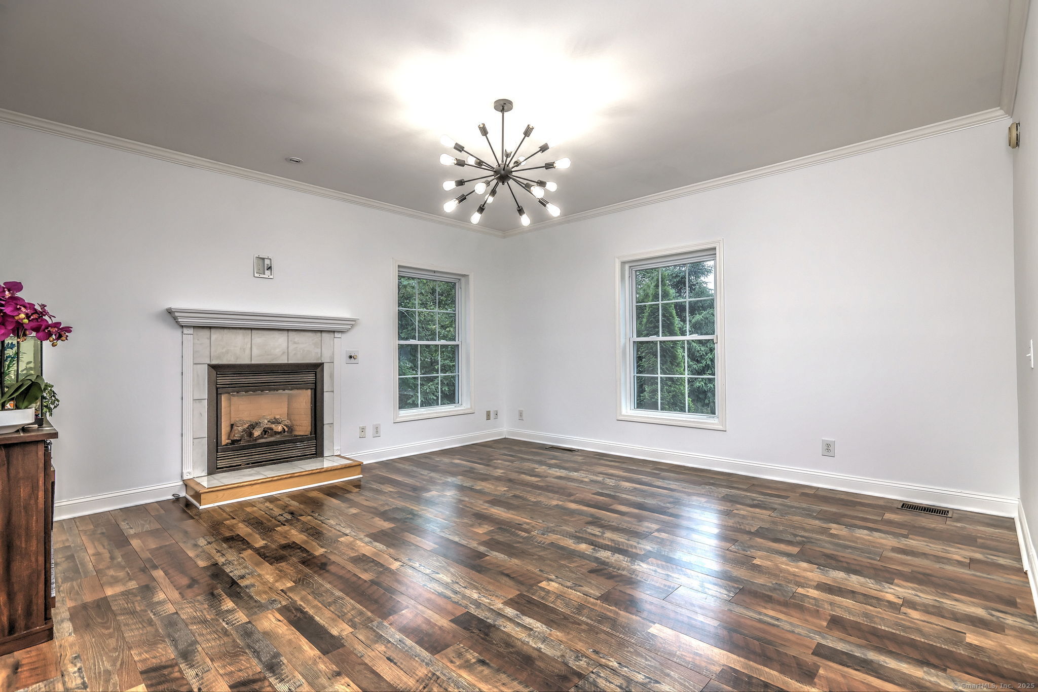 Newtown, Connecticut, 06470, United States, 5 Bedrooms Bedrooms, ,5 BathroomsBathrooms,Residential,For Sale,1907241