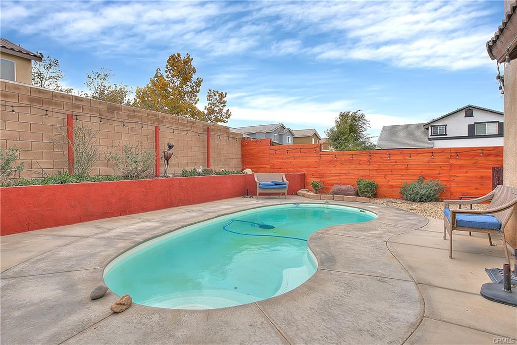 Victorville, California, 92392, United States, 5 Bedrooms Bedrooms, ,3 BathroomsBathrooms,Residential,For Sale,1996162