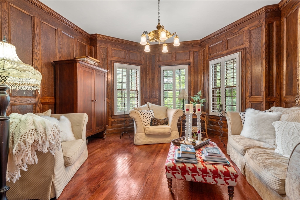 Hopkinton, Massachusetts, 01748, United States, 4 Bedrooms Bedrooms, ,5 BathroomsBathrooms,Residential,For Sale,1982386