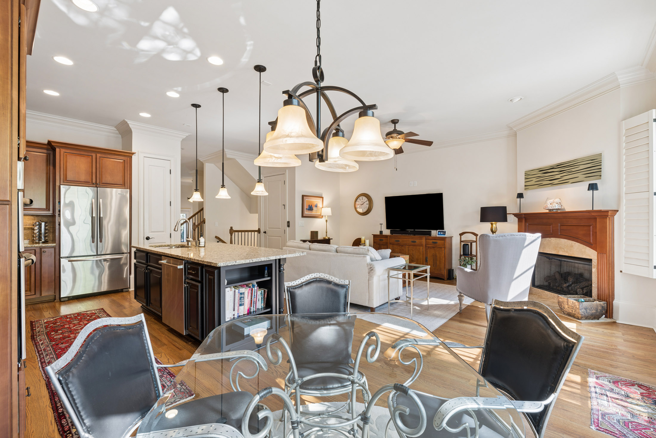  Four Level Brick Townhome with Private Elevator in Gated One Ivy Walk - 物件實景